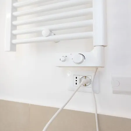 Victoria 2* Finale Ligure