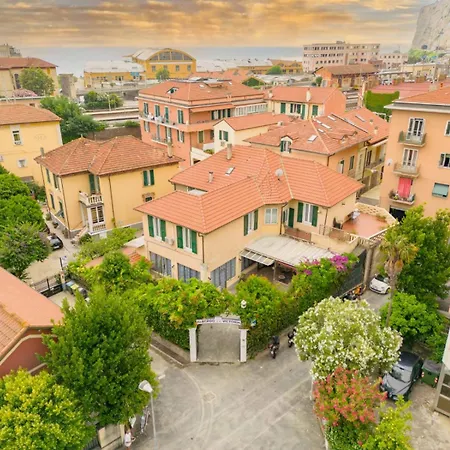 Victoria-bike Friendly Vicino Finalborgo E Mare